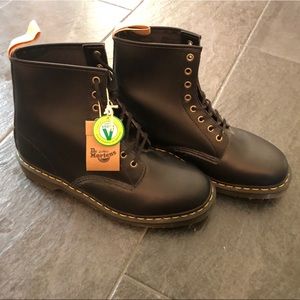 Doc Martens VEGAN 1460 FELIX LACE UP BOOTS 8 hole
